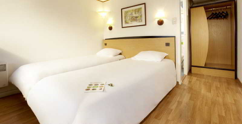 แคมพานิล นันเต้ เรเซ่ แอโรพอร์ท Hotel เรอเซ ภายนอก รูปภาพ