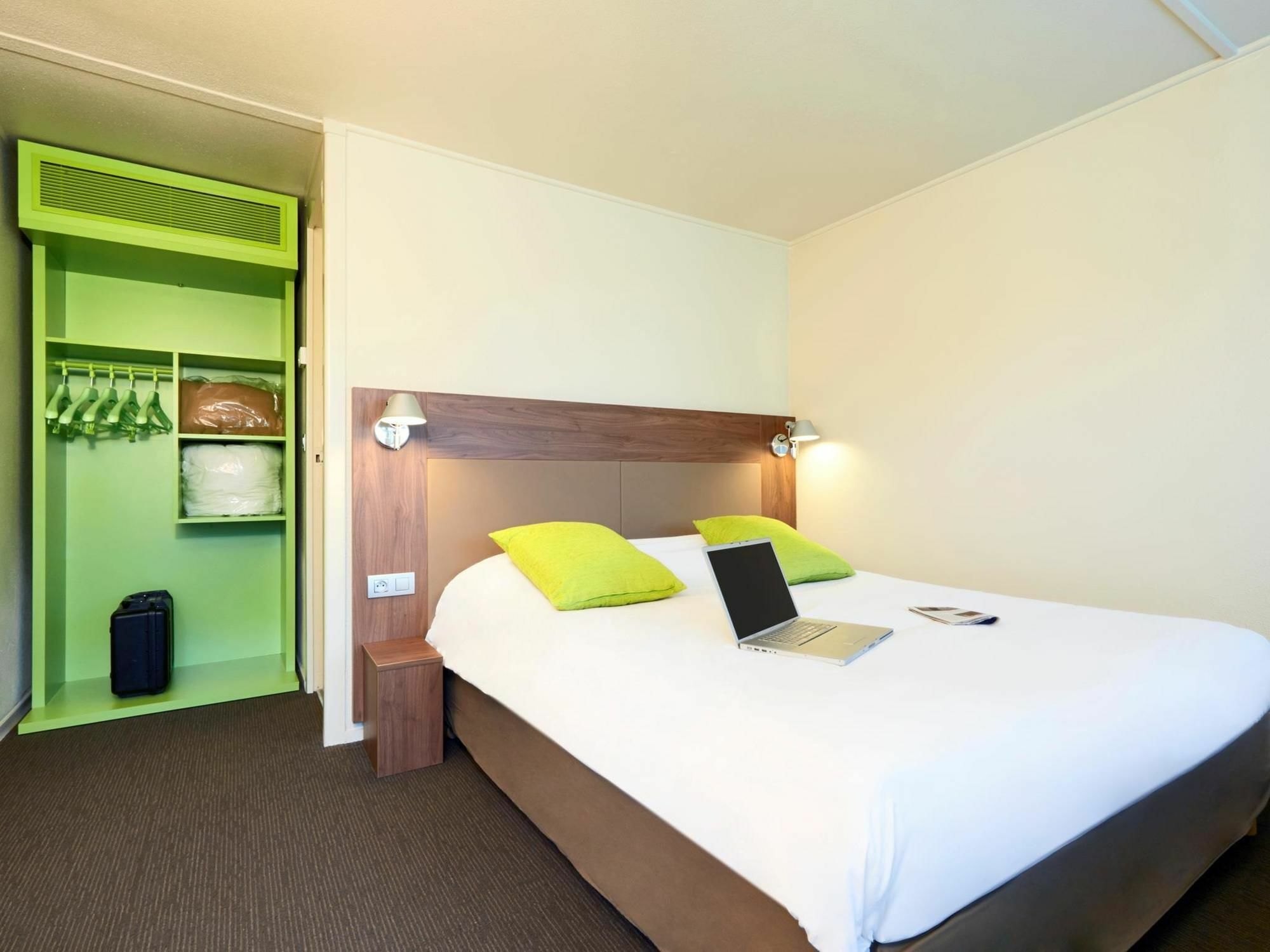 แคมพานิล นันเต้ เรเซ่ แอโรพอร์ท Hotel เรอเซ ภายนอก รูปภาพ